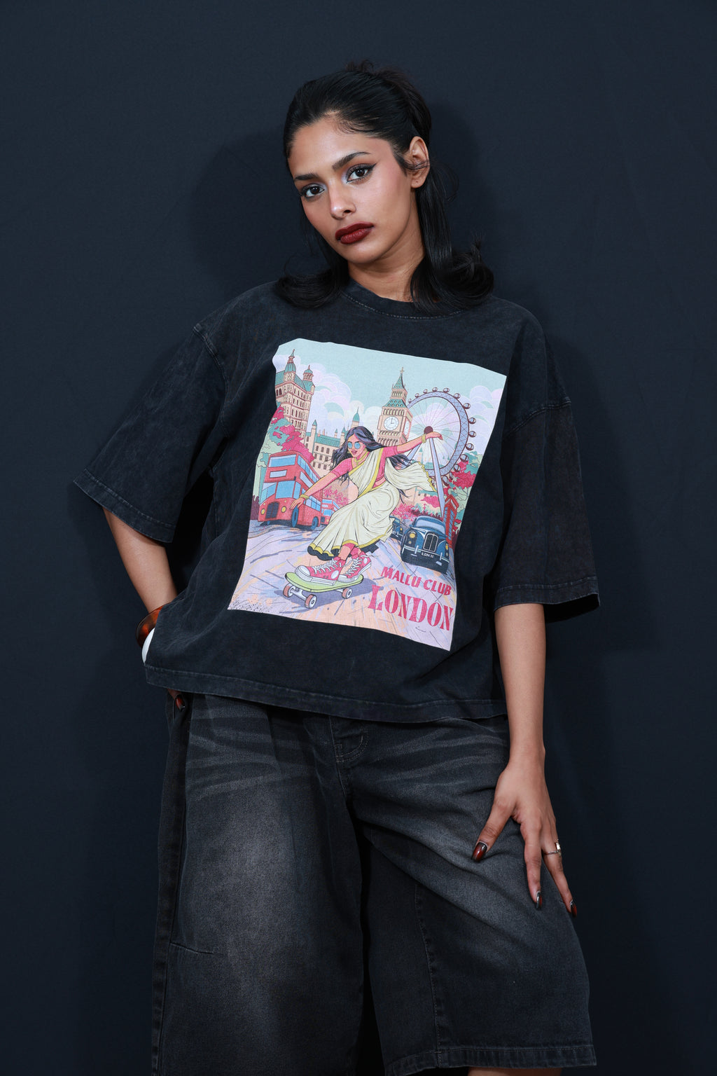 Skating Girl- Unisex Sorona Boxy T-Shirt- Black